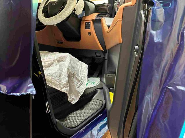 トヨタ　ヴェルファイアハイブリッド　セキュリティ取付させていただきました。