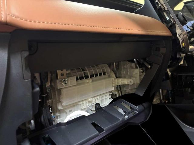 トヨタ　ヴェルファイアハイブリッド　その他電装系取付　デジタルインナーミラー　リアリフレクター　DVDプレーヤーの取り付けをさせていただきました。