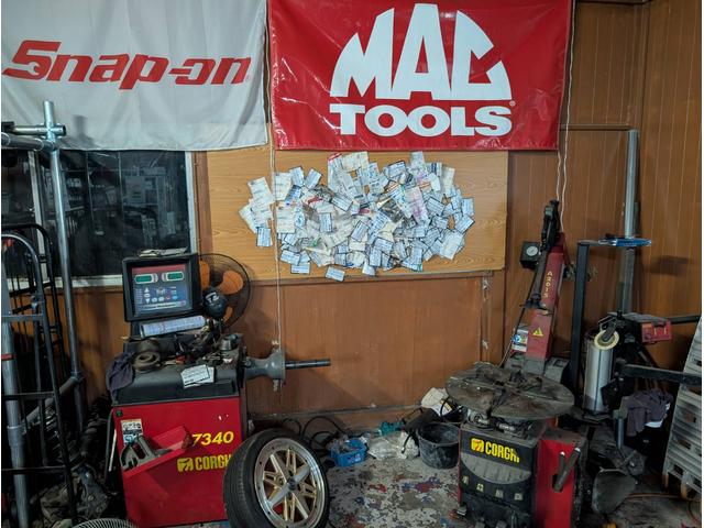 タイヤ交換持ち込み・直送も対応２０インチ以上もＯＫ！