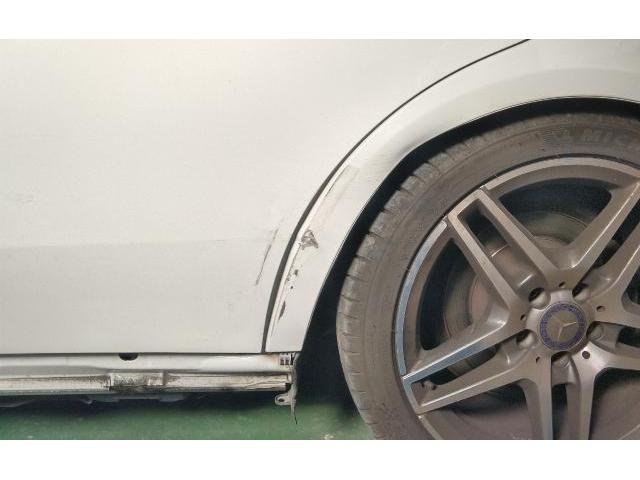 メルセデス・ベンツ　E250 w212 豊田市　ベンツ修理　保険修理　鈑金塗装　キズ　凹み　ドア交換　サイドステップ　ボディリペア　Eクラス　AMG　愛知県　豊田市　みよし市　日進市　長久手市　東郷　名古屋市　岡崎市　知立市　刈谷市　車検