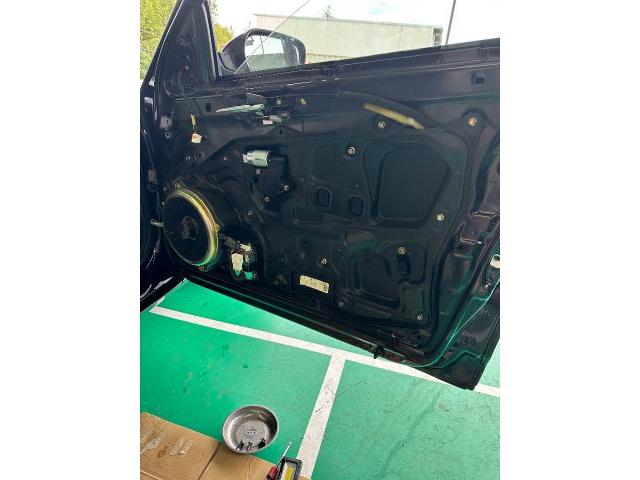 マツダ　ＲＸ-８　修理　窓から異音

