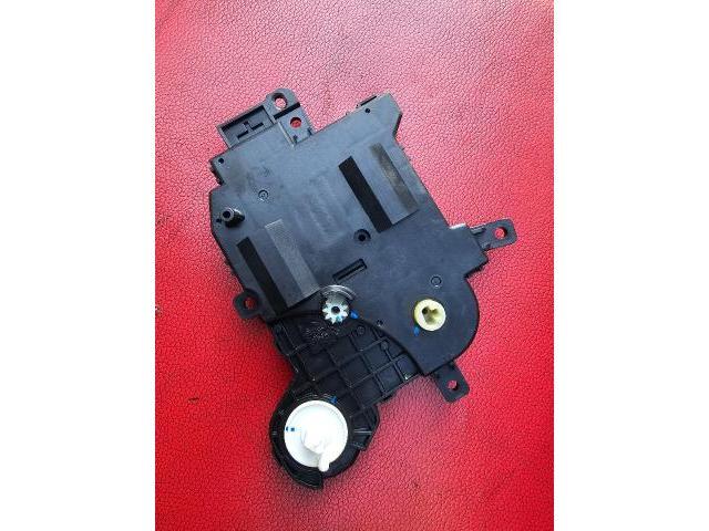 プリウス　PHV　エアコン修理 温度調整が出来ない