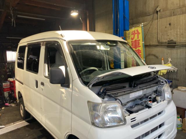 株式会社浜崎自動車では整備士歴３５年以上で一級整備資格を持つ技術者が点検や整備・修理を行います。