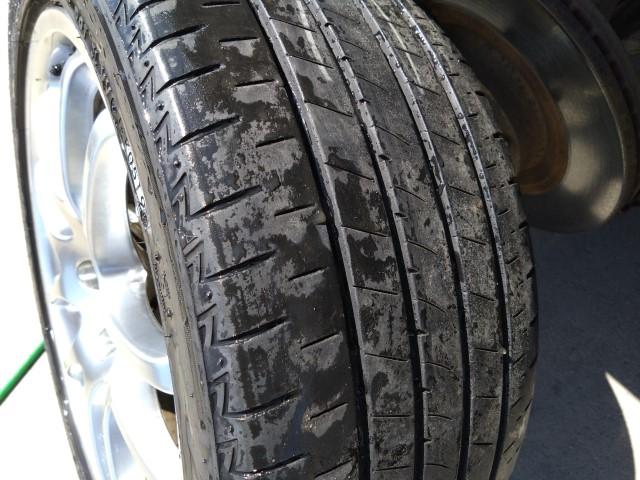 厚木市　35スカイライン　前輪2本の中古タイヤ交換　235/45R18