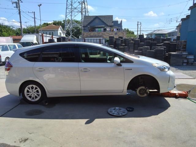 厚木市　プリウスα　フロント2本 中古タイヤ交換 205/60R16