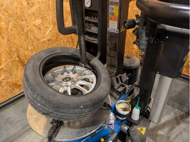 ピクシススペース　タイヤ交換！！