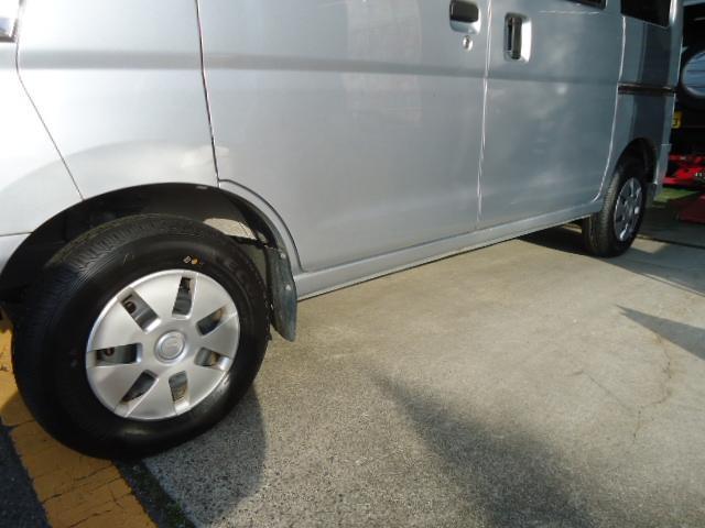 ダイハツ ハイゼットカーゴ タイヤ交換