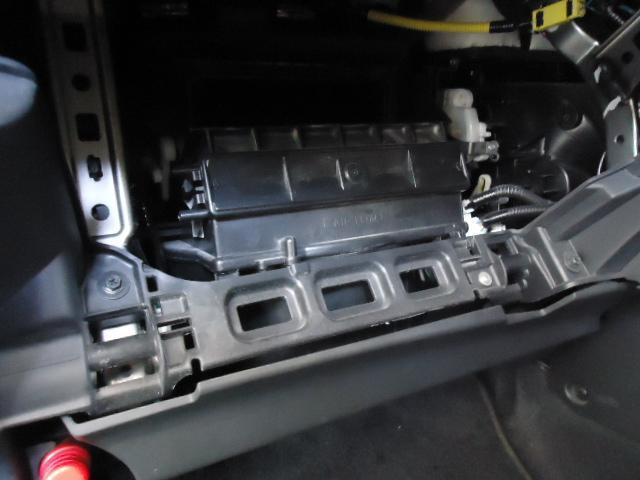 ホンダ シャトル エアコンフィルター交換