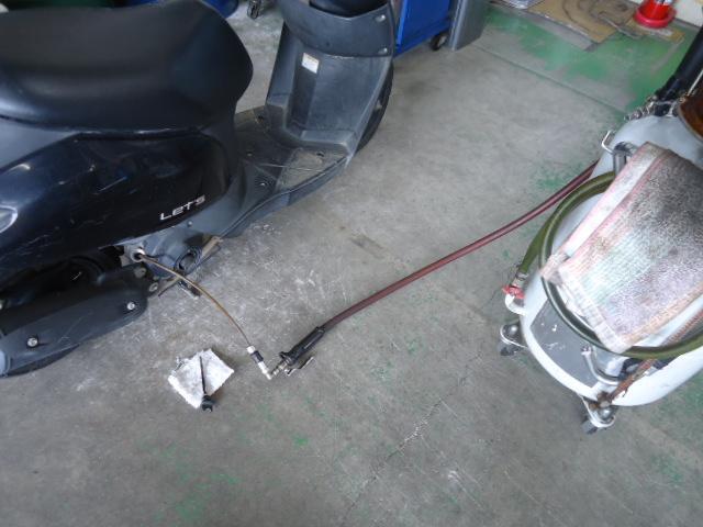 スズキ レッツ タイヤ＆エンジンオイル交換