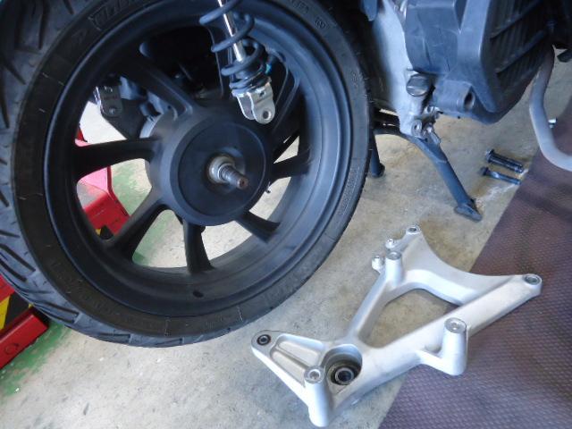 ホンダ PCX タイヤ交換