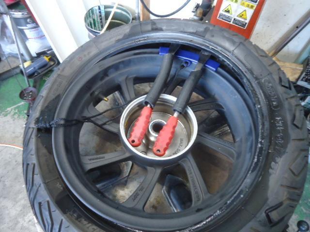 ホンダ PCX タイヤ交換