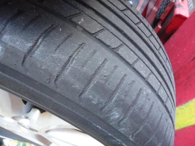 マツダ プレマシー タイヤ交換