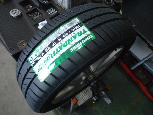 マツダ プレマシー タイヤ交換