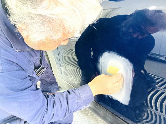 【工程３】パテ埋めを行い・・・