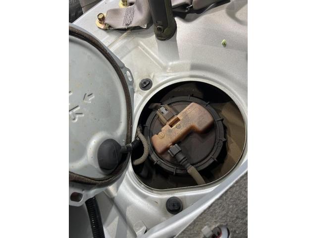 日産 マーチ(BK12)燃料漏れ修理