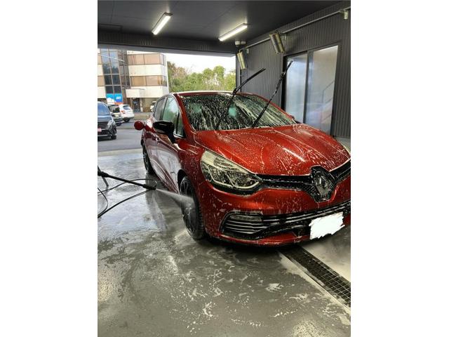 ルノー　ルーテシア　洗車、12か月点検