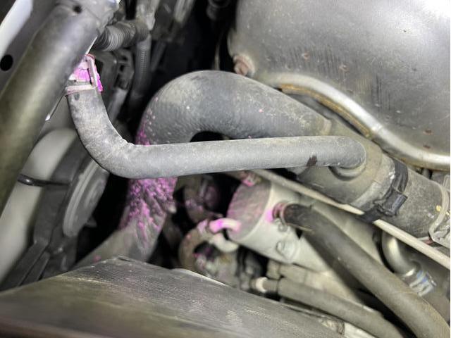 トヨタ　エスティマ　水漏れ修理　パンク修理