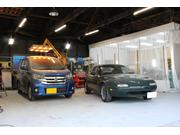 熟練の板金スタッフが交換修理や板金修理を行っております。