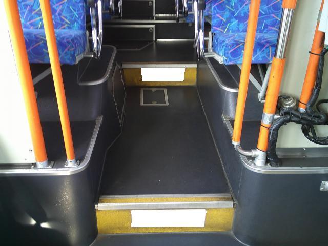 路線バス　フロア張替え
上益城郡　御船町　益城町　熊本市南区　東区　中央区　西区　北区　宇土市　宇城市　嘉島町　菊陽町　合志市　大津町　他地域のお客様も大歓迎です！