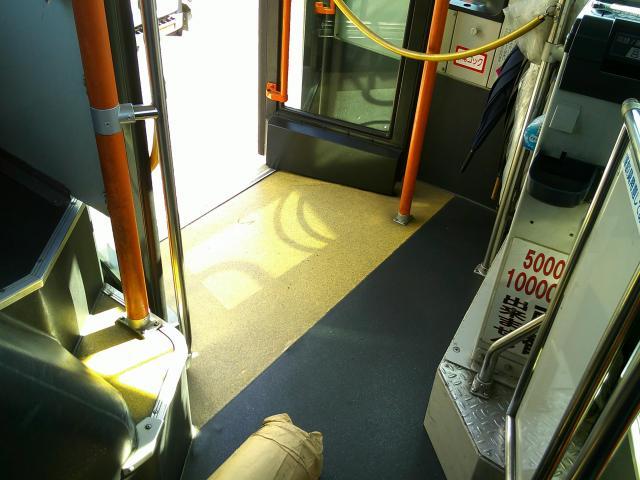 路線バス　フロア張替え
上益城郡　御船町　益城町　熊本市南区　東区　中央区　西区　北区　宇土市　宇城市　嘉島町　菊陽町　合志市　大津町　他地域のお客様も大歓迎です！