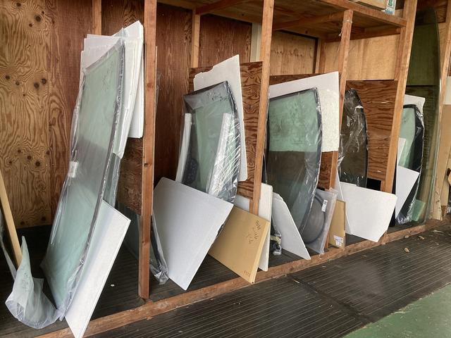 純正ガラスはもちろん、社外ガラスも対応！