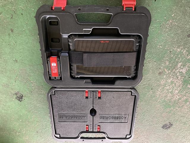 エーミング時に使用するオーテル社のコンピュータ診断機！