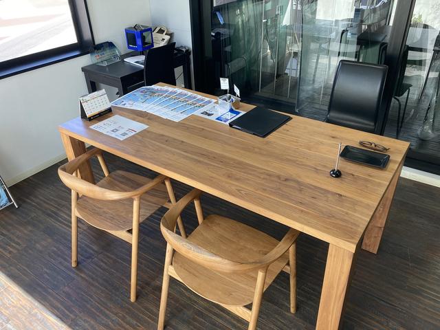 （有）館山自動車硝子　店内