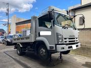 お車ならお任せ下さい。数々の施工実績もございます。お車の事なら当店の熟練整備士にお任せ下さい。