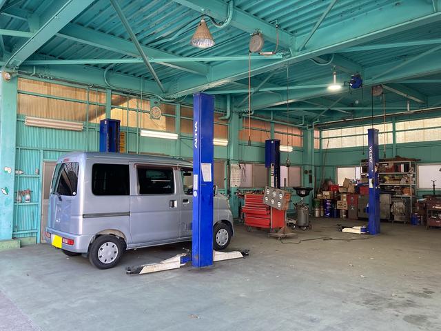 お車ならお任せ下さい。数々の施工実績もございます。お車の事なら当店の熟練整備士にお任せ下さい。