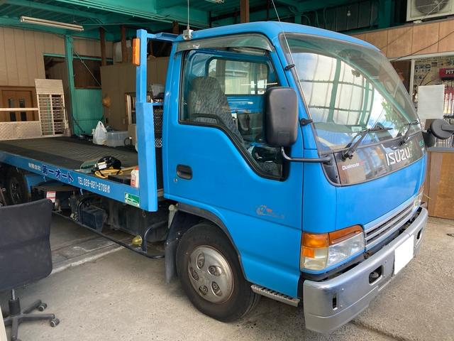 お車ならお任せ下さい。数々の施工実績もございます。お車の事なら当店の熟練整備士にお任せ下さい。