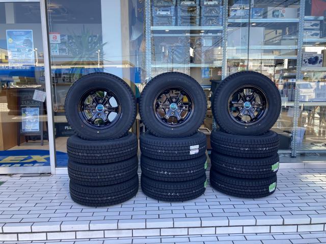 トヨタ ハイエース 200系 スーパーGL GL スタッドレス履き替え トヨタ ハイエース 200系 スーパーGL GL スタッドレス履き替え