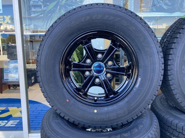 トヨタ ハイエース 200系 スーパーGL GL スタッドレス履き替え トヨタ ハイエース 200系 スーパーGL GL スタッドレス履き替え