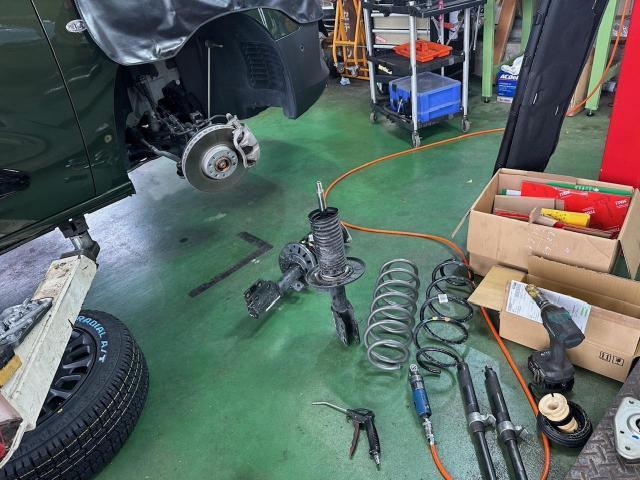 フィアット ドブロ TDIチューニング カスタマイズ リフトアップスプリング ボディブレースキット クワッドレデューサーキット取付 ASSO低ダストパッド  アコルサ 三重県 四日市 鈴鹿 津 松阪 伊勢 愛知 岐阜 滋賀 奈良