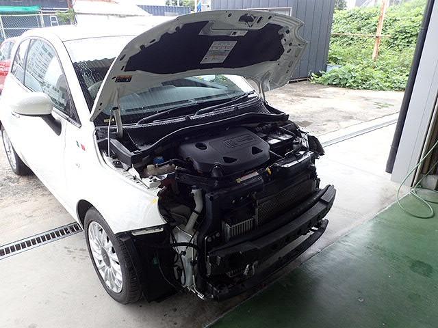 フィアット　５００　フロントバンパーまわり　板金修理　事故修理　　アコルサ　フィアット専門店　アバルト専門店　三重県　津市　四日市　鈴鹿　伊賀　松阪　伊勢　愛知　岐阜　滋賀　奈良　静岡　京都　大阪　和歌山