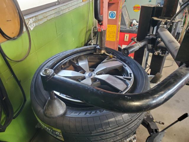 スバル　フォレスター　持込タイヤ・バッテリー交換　熊本市南区　西区　中央区　東区　北区　宇土市　宇城市　菊陽町　大津町　合志市　益城町　八代市　他地域のお客様も大歓迎です！