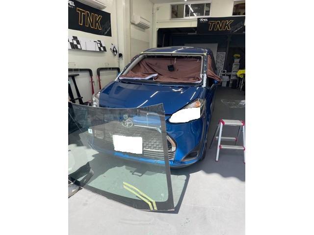 トヨタ TOYOTA シエンタ フロントガラス 堺市 大阪市 泉大津市 松原市 和泉市 高石市 岸和田市 羽曳野市 藤井寺市 八尾市 東大阪市 富田林市 貝塚市 泉佐野市 ほかの地域のお客様も大歓迎です。