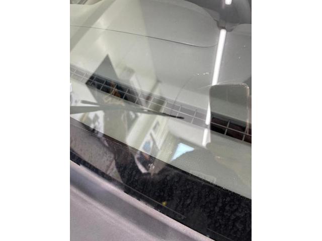 スズキ　エブリィのフロントガラス交換のご依頼ありがとうございます。TNK大阪　TNK堺　飛び石　ヒビ　ヒビ割れ　フロントガラス交換　自動車ガラス　東大阪　八尾　門真　寝屋川　尼崎　伊丹　豊中　枚方　守口　大東　吹田　摂津　茨城　箕面　高槻