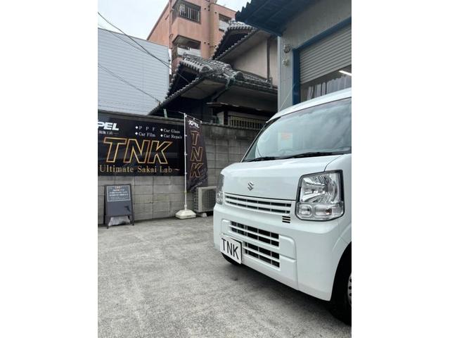 スズキ　エブリィのフロントガラス交換のご依頼ありがとうございます。TNK大阪　TNK堺　飛び石　ヒビ　ヒビ割れ　フロントガラス交換　自動車ガラス　東大阪　八尾　門真　寝屋川　尼崎　伊丹　豊中　枚方　守口　大東　吹田　摂津　茨城　箕面　高槻