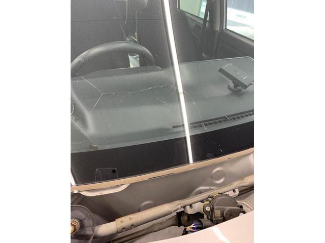 トヨタ　プロボックスのフロントガラス交換ご依頼ありがとうございます。TNK大阪　TNK堺　飛び石　ヒビ　ヒビ割れ　自動車ガラス　自動車保険修理　堺　松原　狭山　高石　和泉　岸和田　貝塚　泉佐野　泉南　富田林　羽曳野　藤井寺　平野　