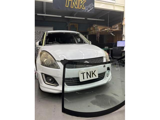 スズキ　スイフトフロントガラス交換のご依頼ありがとうございます。TNK大阪　TNK堺　飛び石　ヒビ　ヒビ割れ　自動車ガラス　自動車保険修理　堺　松原　狭山　高石　和泉　岸和田　貝塚　泉佐野　泉南　富田林　羽曳野　藤井寺　平野　