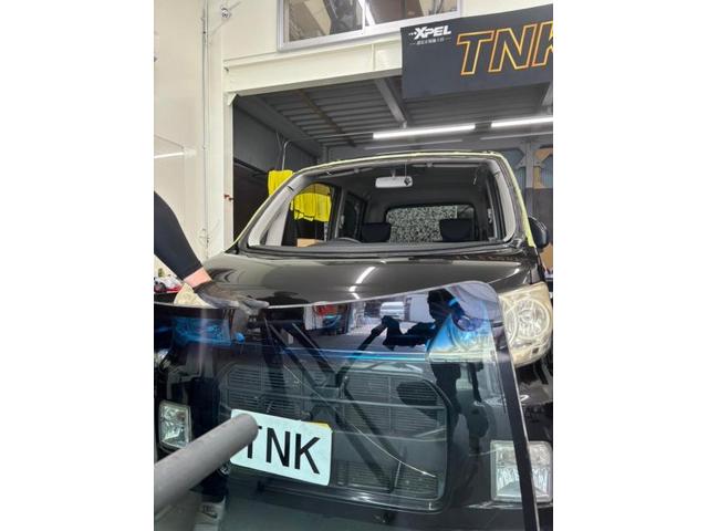 ダイハツ　タントエグゼ　フロントガラス交換のご依頼ありがとうございます。TNK大阪　TNK堺　飛び石　ヒビ　　
ヒビ割れ　自動車ガラス　自動車保険修理　堺　松原　狭山　高石　和泉　岸和田　貝塚　泉佐野　泉南　富田林　羽曳野　藤井寺　平野　