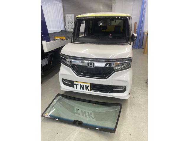 ホンダ　Ｎ－ＢＯＸ　フロントガラス交換のご依頼ありがとうございます。TNK大阪　TNK堺　飛び石　ヒビ　ヒビ割れ　自動車ガラス　自動車保険修理　堺　松原　狭山　高石　和泉　岸和田　貝塚　泉佐野　泉南　富田林　羽曳野　藤井寺　平野