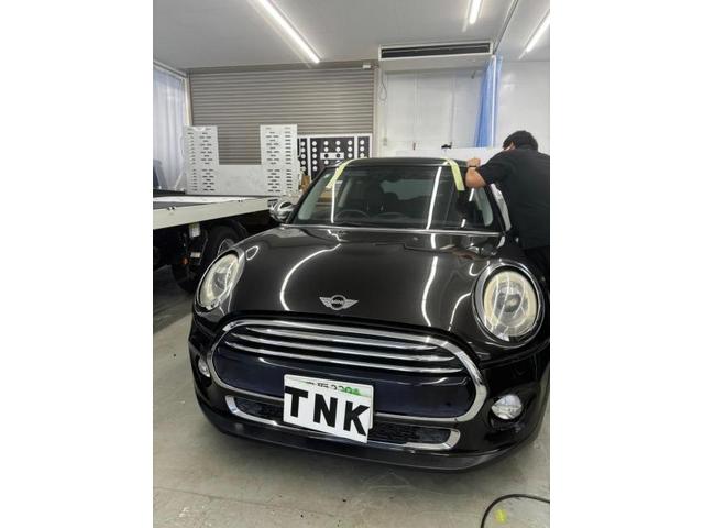 ＭＩＮＩ　フロントガラス 　フロントガラス交換のご依頼ありがとうございます。TNK大阪　TNK堺　飛び石　ヒビ　ヒビ割れ　自動車ガラス　自動車保険修理　堺　松原　狭山　高石　和泉　岸和田　貝塚　泉佐野　泉南　富田林　羽曳野　藤井寺　平野