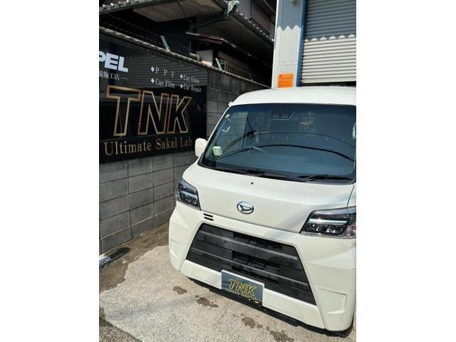 ダイハツ　ハイゼットバン　フロントガラス交換のご依頼ありがとうございます。TNK大阪　TNK堺　飛び石　ヒビ　ヒビ割れ　自動車ガラス　自動車保険修理　東大阪　八尾　門真　寝屋川　尼崎　伊丹　豊中　枚方　守口　大東　吹田