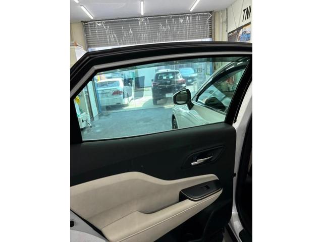 クラウンクロスオーバー　フロントガラス交換のご依頼ありがとうございます。TNK大阪　TNK堺　飛び石　ヒビ　ヒビ割れ　自動車ガラス　自動車保険修理　東大阪　八尾　門真　寝屋川　尼崎　伊丹　豊中　枚方　守口　大東　吹田