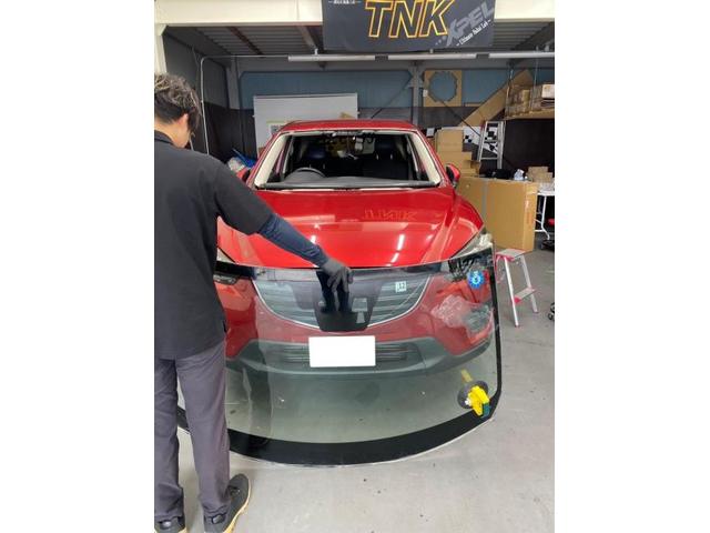 マツダ CX-5 フロントガラス交換のご依頼ありがとうございます。TNK大阪 TNK堺 飛び石 ヒビ ヒビ割れ 自動車ガラス 自動車保険修理 東大阪 八尾 門真 寝屋川 尼崎 伊丹 豊中 枚方 守口 大東 吹田