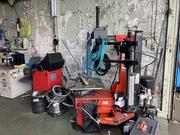 タイヤチェンジャー・バランサー完備。大口径タイヤもご相談下さい。