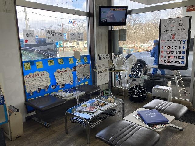 店内はごゆっくりお寛ぎ頂けるスペースとなっております。