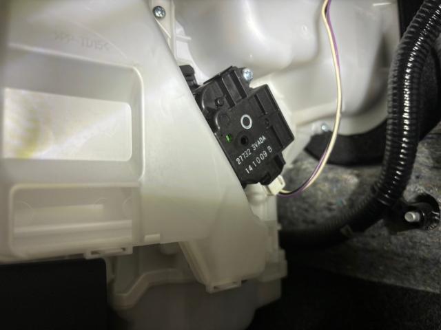 【宝塚市】ニッサン ノート E12 エアコンアクチュエーター交換
