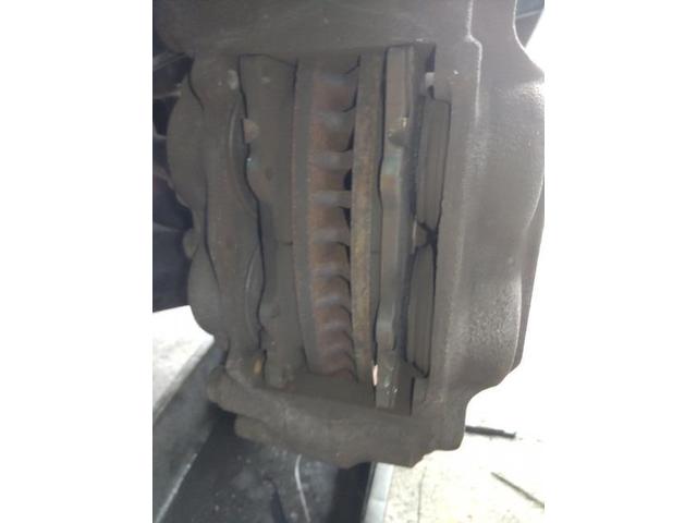 トヨタ　ランドクルーザープラド　ブレーキパット交換